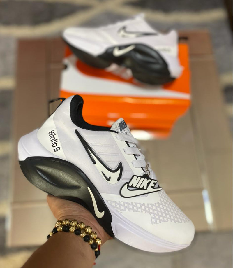 ¡La oferta vence a las 023:59:30! ⏳🔥- Tenis Nike Winflo - ¡Oferta VIP!